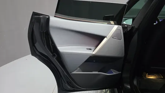 BMW iX xDrive50 2022 25