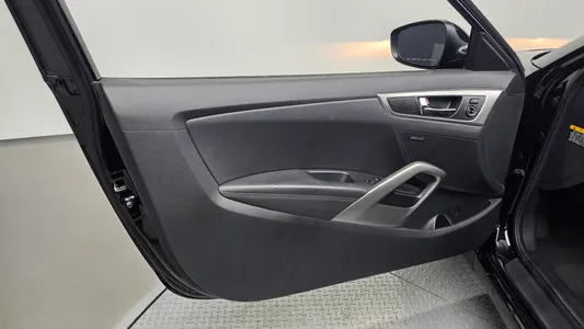 Hyundai 벨로스터 2011 24