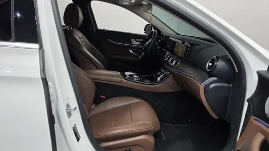 Mercedes-Benz E-Class W213 E300 2020 26