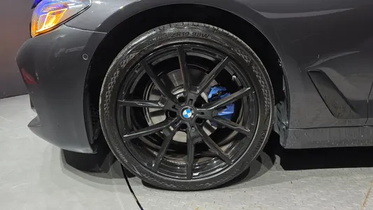 BMW 5 Series (G30) 520i 2018 5