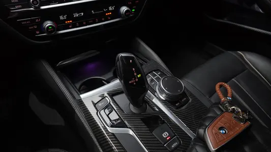 BMW 5 Series (G30) 520i 2018 9