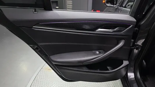 BMW 5 Series (G30) 520i 2018 25