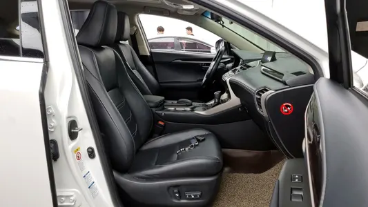 Lexus NX300h 2016 11
