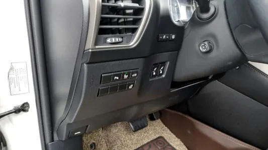 Lexus NX300h 2016 16