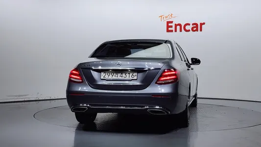 Mercedes-Benz E-Class W213 E300 2017 4