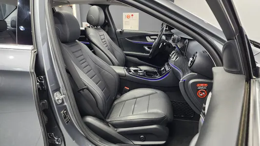 Mercedes-Benz E-Class W213 E300 2017 11