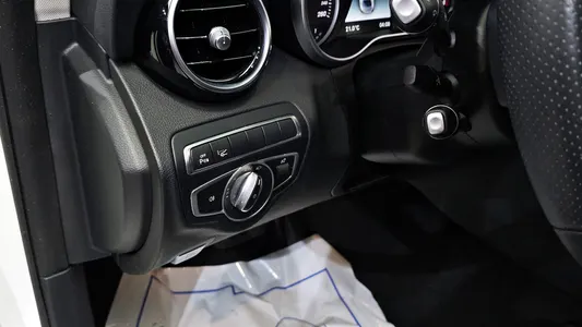 Mercedes-Benz C-Class W205 C200 2018 13