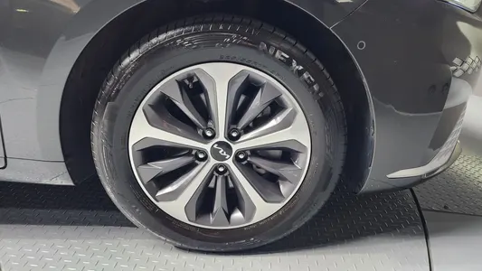 Kia K8 2023 5