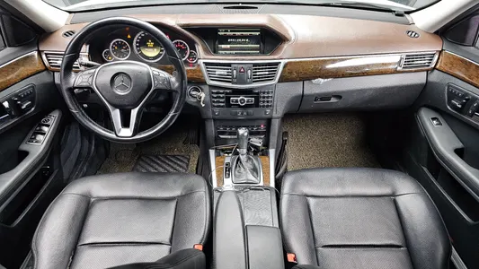 Mercedes-Benz E-Class W212 E200 CGI 2011 7