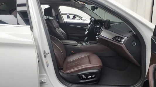 BMW 5 Series (G30) 523d xDrive 2020 11