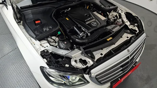 Mercedes-Benz E-Class W213 E300e 4MATIC 2020 6