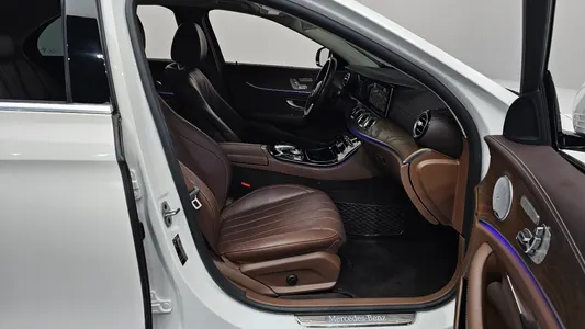 Mercedes-Benz E-Class W213 E300e 4MATIC 2020 11