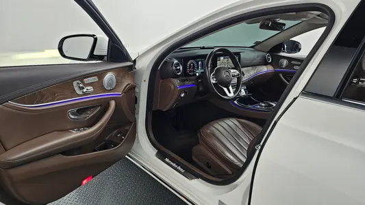 Mercedes-Benz E-Class W213 E300e 4MATIC 2020 10