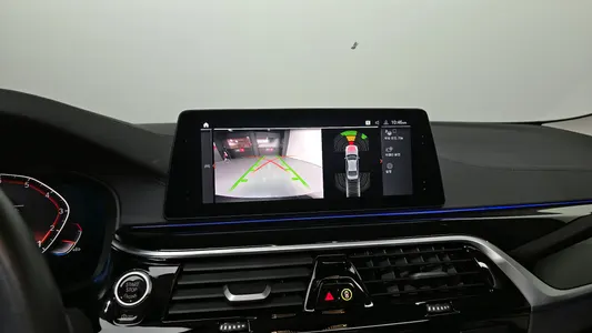BMW 5 Series (G30) 520i 2019 14