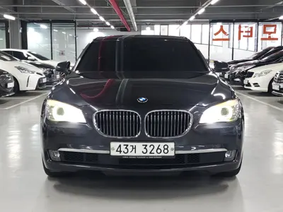 BMW 7 Series (F01) 740i 2012 4