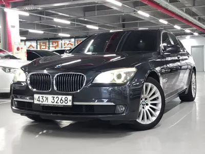 BMW 7 Series (F01) 740i 2012 5