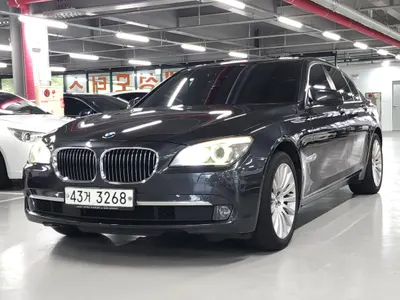BMW 7 Series (F01) 740i 2012
