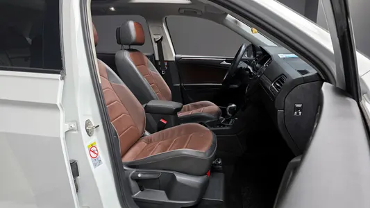 Volkswagen 티구안 올스페이스 2.0 TSI 2023 11
