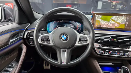 BMW 5 Series (G30) 523d M 2021 13