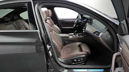 BMW 5 Series (G30) 523d M 2021 10