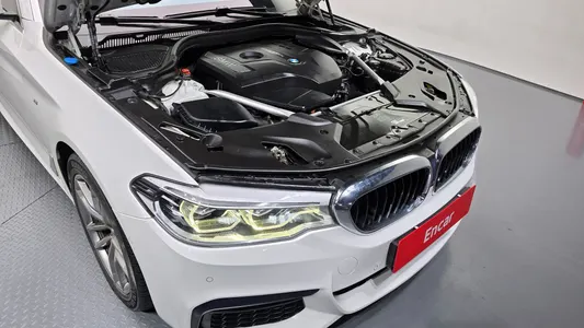 BMW 5 Series (G30) 530i M 2018 6