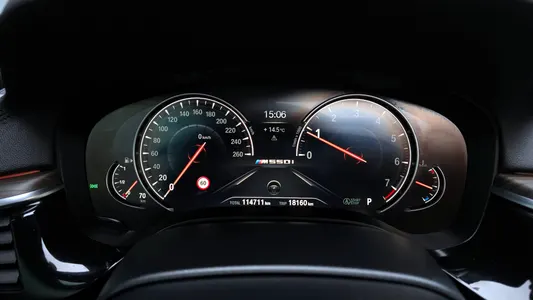 BMW 5 Series (G30) 530i M 2018 8