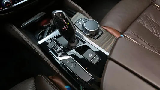 BMW 5 Series (G30) 530i M 2018 9