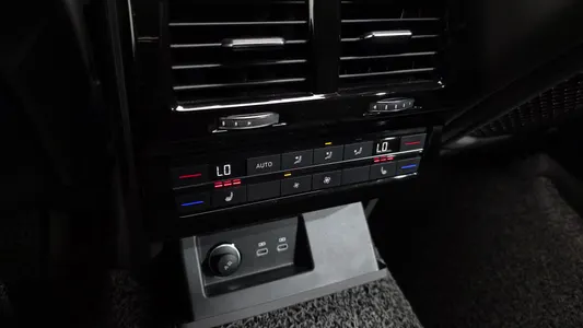 Volkswagen 3 3.0 TDI 2023 18