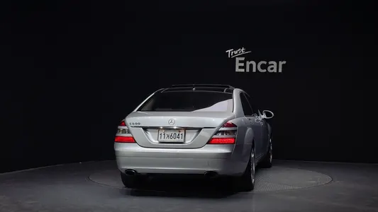 Mercedes-Benz S-Class W221 S600L 2007 4