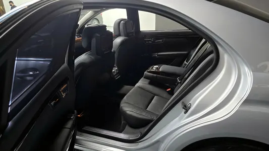 Mercedes-Benz S-Class W221 S600L 2007 11