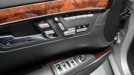 Mercedes-Benz S-Class W221 S600L 2007 14