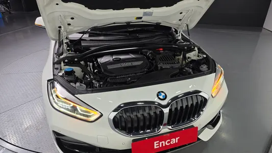BMW 1 Series (F40) 120i 2024 6