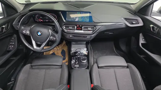 BMW 1 Series (F40) 120i 2024 7