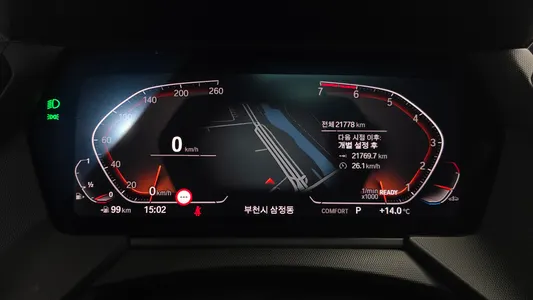 BMW 1 Series (F40) 120i 2024 8
