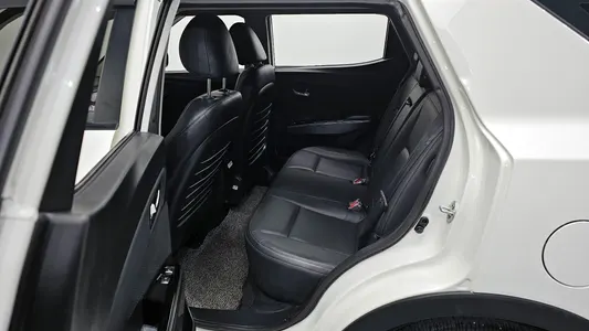 KG Mobility 티볼리 에어 1.5 A3 2WD 2020 11