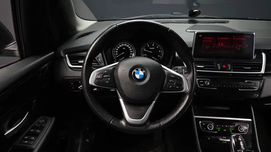 BMW 2 Series Tourer (F45) 2020 13