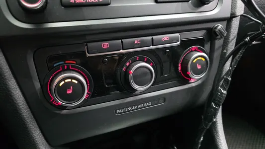 Volkswagen 6 1.6 TDI 2011 16
