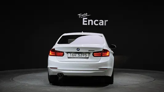 BMW 3 Series (F30) 328i 2012 4
