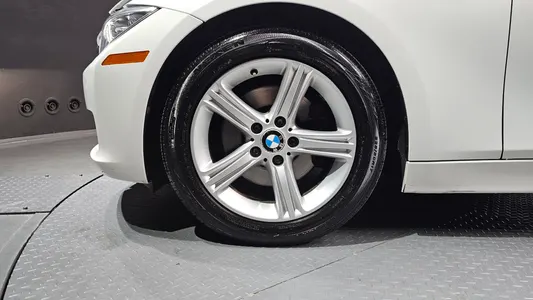 BMW 3 Series (F30) 328i 2012 5