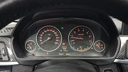 BMW 3 Series (F30) 328i 2012 8