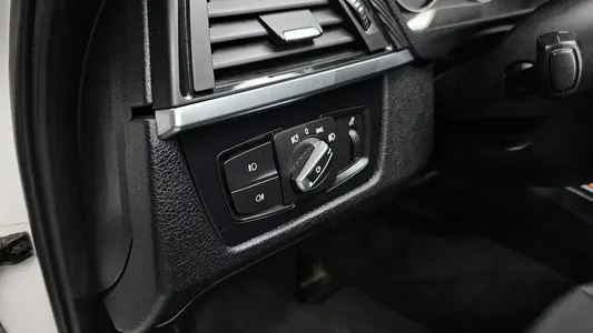 BMW 3 Series (F30) 328i 2012 20