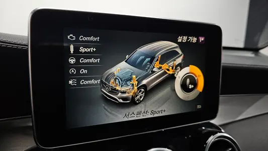 Mercedes-Benz GLC-Class X253 GLC300 4MATIC AMG Line 2019 16
