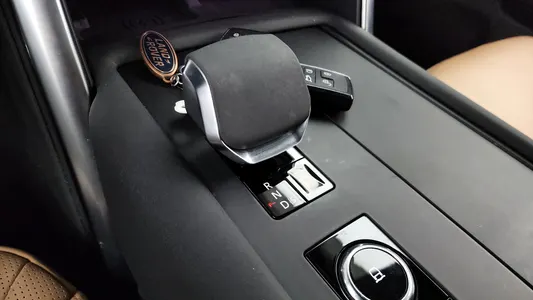 Land Rover 5 D300 R- HSE 2023 8