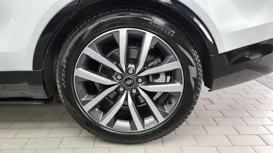 Land Rover 5 D300 R- HSE 2023 21