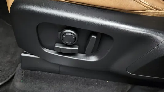 Land Rover 5 D300 R- HSE 2023 31