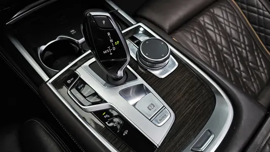 BMW 7 Series (G11) 740Ld xDrive 2019 9
