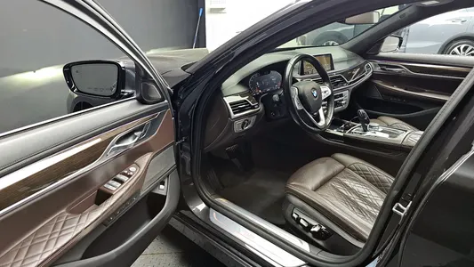 BMW 7 Series (G11) 740Ld xDrive 2019 10