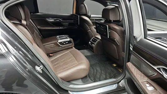 BMW 7 Series (G11) 740Ld xDrive 2019 26