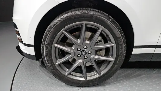 Land Rover 레인지로버 벨라 3.0 P400 R- HSE 2022 5