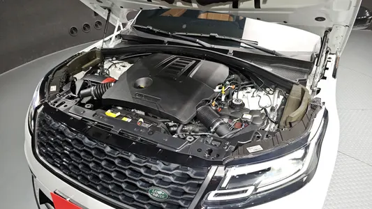 Land Rover 레인지로버 벨라 3.0 P400 R- HSE 2022 6
